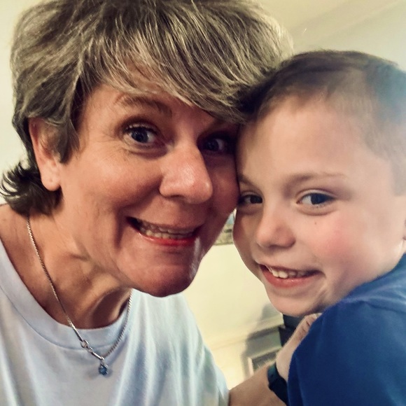 Meet your Posher, Amy - Picture 1 of 1